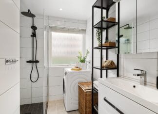 Prasowanie koszuli bez deski w domu: metody i błędy