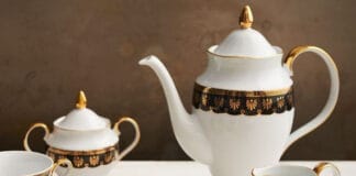 Serwisy kawowe Ćmielów. Jak wybrać porcelanowy zestaw do kawy?