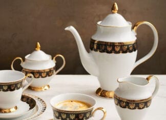 Serwisy kawowe Ćmielów. Jak wybrać porcelanowy zestaw do kawy?