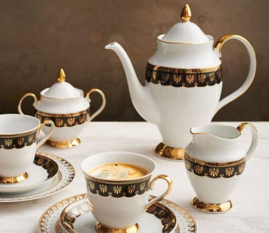 Serwisy kawowe Ćmielów. Jak wybrać porcelanowy zestaw do kawy?