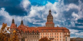 Zamek Książ w Wałbrzychu jesienią na
